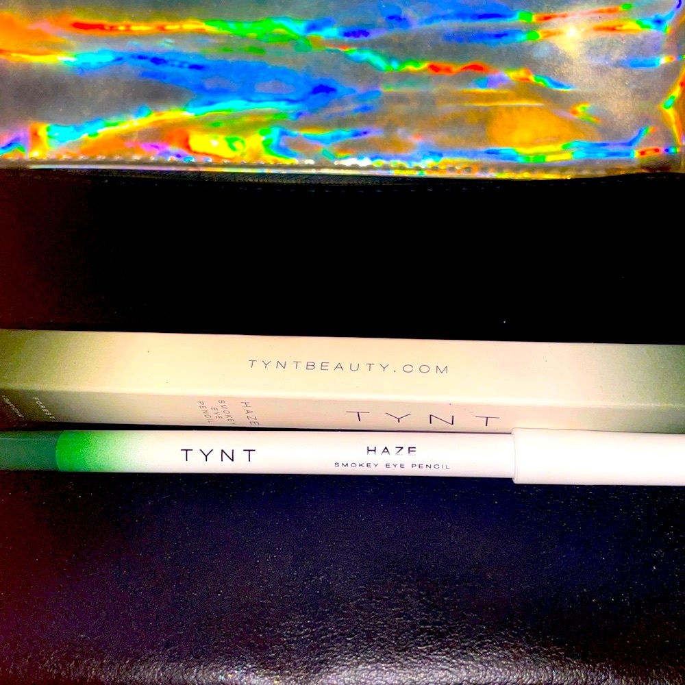 BNIB Tynt Beauty • Smokey Eye Pencil                       Shade: Forest
